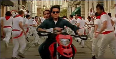 Dans quel film, le duo Cameron Diaz et Tom Cruise réalise-t-il une course poursuite en pleine fête de Bayonne ?