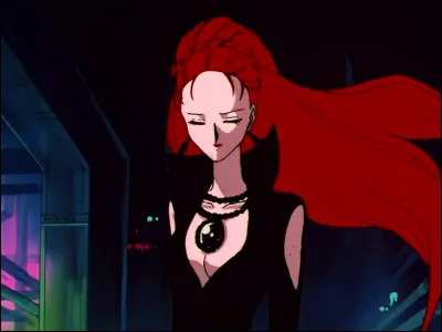 Carolina est revenue d'entre les morts.
Sous quelle apparence s'est-elle cachée ?