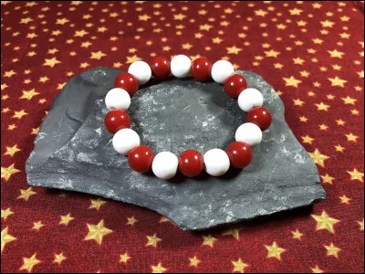 À qui appartient ce bracelet ?