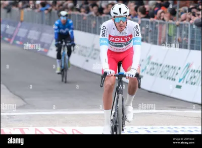 Quel est le prénom du coureur cycliste Maestri ?