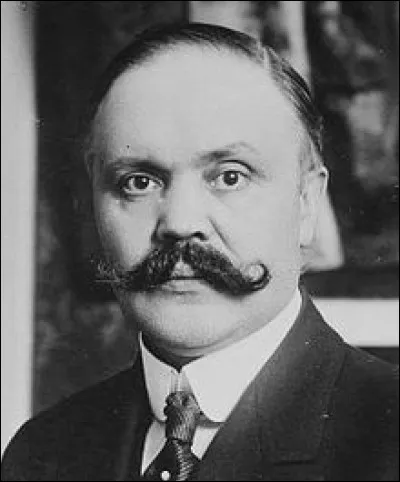 Comment s'appelle la loi votée le 13 juillet 1928 qui a prévu l'intervention financière de l'État pour favoriser l'habitation populaire ?