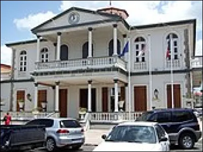 Quel est le chef-lieu de la Guadeloupe ?