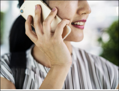 Vers 22 heures, ton amie tappelle en larmes. Sa tante est morte. Mais tu es épuisée. Que fais-tu ?