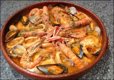 Quelle est cette spécialité culinaire espagnole en Z à base de poissons, de crustacés, de crevettes, de coquillages, de moules et de calmars ?