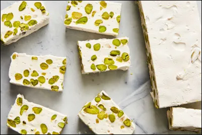 Montelimar est une ville du Sud est de la France, Capitale du nougat. Quels artistes, parmi ceux proposés sont de cette ville ?