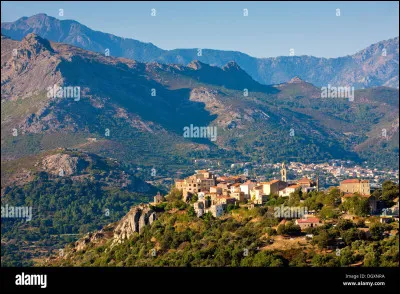 Où est situé Montegrosso, qui n'est pas dans le pays de Grosso Mineto ?