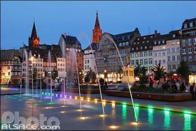 Quelle est la place principale de Strasbourg ?