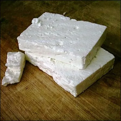 À quelle cuisine appartient le fromage appelé feta ?