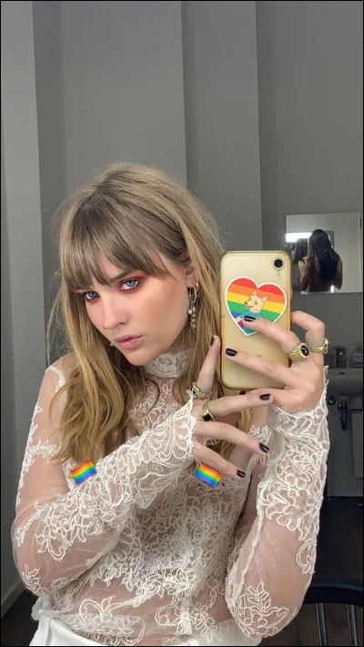 Peux-tu me donner les deux derniers vers de "Kool Kids" ?