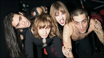 La première chanson s'appelle...