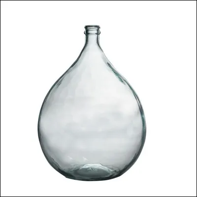 Quel est ce contenant, une bonbonne en verre épais de forme arrondie avec un goulot court ?