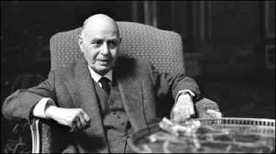 Comment Albert considère-t-il sa mère ?