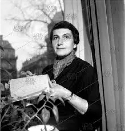 D'où a-t-elle été opérée dans son enfance ?