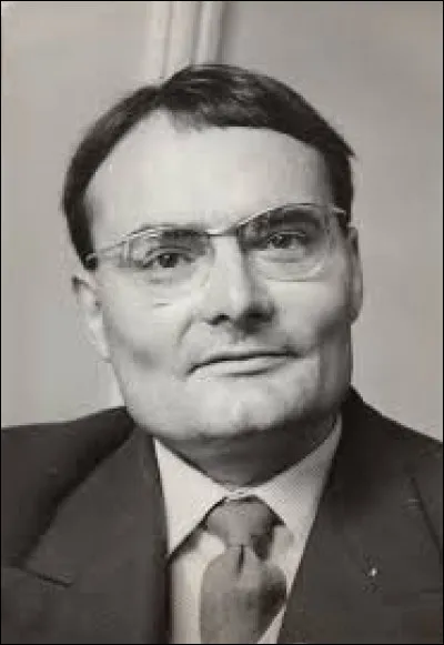 Où René Rezeau travaillait-il ?