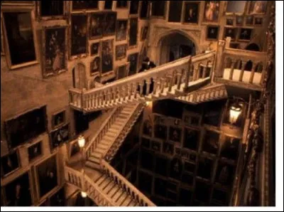 Combien d'escaliers possède Poudlard ?