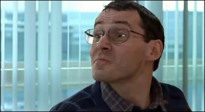 Ce film m'a énormément marqué, j'avais lu le roman de Daniel Keyes que j'avais trouvé passionnant, le film ne l'est pas moins, du moins cette version, je n'ai pas vu la dernière !