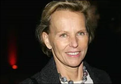 Christine Ockrent est une journaliste belge, née le 24 avril 1944 à Bruxelles. Exerçant principalement en France, quel hebdomadaire a-t-elle dirigé de 1994 à 1996 ?