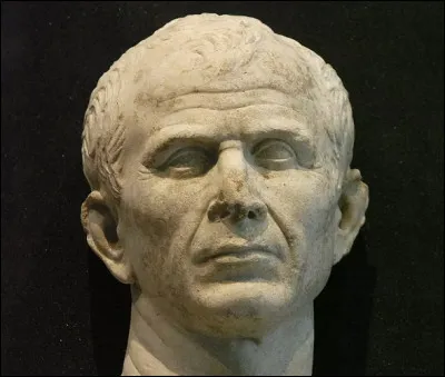 Quel était le grade de Jules César de son vivant ?