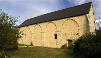 Je vous propose de partir en Normandie à la découverte de la Grange aux dîmes de Foupendant, à Espins. Village de l'aire d'attraction Caennaise, il se situe dans le département ...