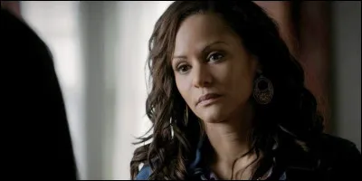 Qui transforme Abby en vampire ?