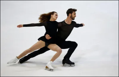 Quelle est la particularité de la danse sur glace ?
