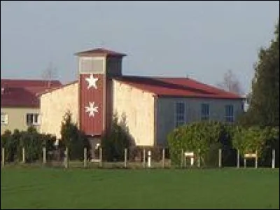 Vous avez sur cette image la chapelle de la base d'hélicoptères du 3è RHC d'Étain-Rouvres, à Rouvres-en-Woëvre. Village de Lorraine, dans l'arrondissement de Verdun, il se situe dans le département ...