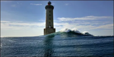 Qui a dit : "Vous ne pourrez jamais traverser l'océan si vous n'avez pas le courage de perdre de vue le rivage." ?