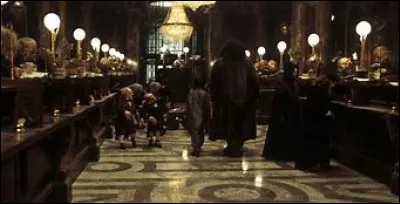 Toujours au Chemin de Traverse, quand ils se rendent chez Gringotts Bank, Harry vient prendre de l'argent dans son coffre. Mais quel est le num&eacute;ro de son coffre ?