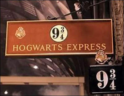 &Agrave; la gare, qui des Weasley passe le premier &agrave; travers le mur de la voie 9 3/4 ?