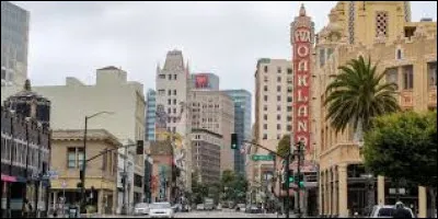 Quelle est cette ville portuaire de 440 000 habitants, située dans la baie de San Francisco à laquelle est reliée par le Bay Bridge, considérée comme la plus pauvre du nord de la Californie :