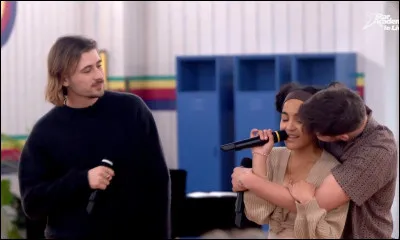 Quel surnom donne-t-on au trio Candice, Pierre et Julien ?