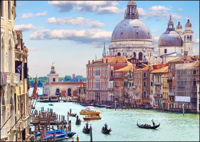 Combien d'habitants la commune de Venise intra muros compte-t-elle ?