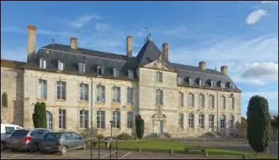 Commune viticole de l'agglomération Auxerroise, Saint-Bris-le-Vineux se situe dans le département ...