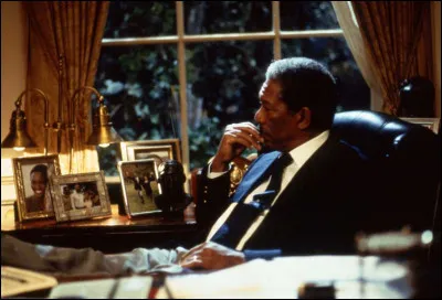 Comment s'intitule ce film de science-fiction avec Freeman ?