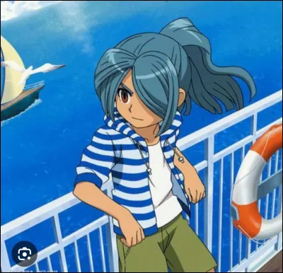 Avant de venir dans l'équipe de foot, Nathan...