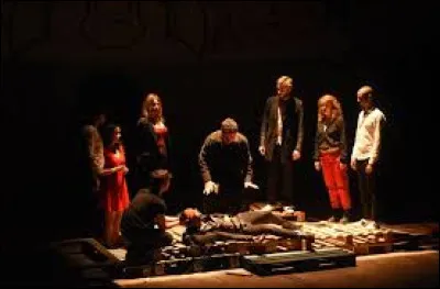 Lorsqu'on vous annonce que vous devez aller faire une représentation d'une pièce de théâtre, quelle est votre première réaction ?