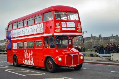 Ou peut-on voir ce magnifique bus rouge ?