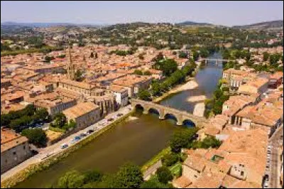 Quelle est cette ville de 10 000 habitants, traversée par l'Aude, sous-préfecture du département ?