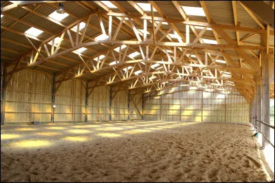 Quelle lettre est à gauche de la lettre S ?