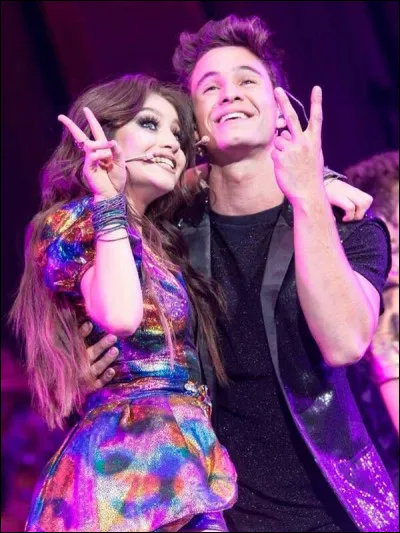 Quelle chanson Simón a-t-il faite pour Luna ? (1re saison)