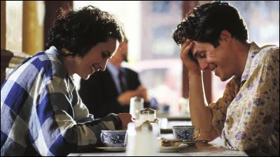 Le titre de ce film dans lequel Hugh Grant copie le lapin d'Alice au pays des merveilles est "......." mariages et un enterrement