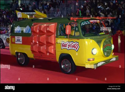 Quel groupe de super héros utilise ce van pour sa mission ?