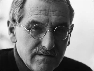 Qui est ce dramaturge, auteur de la pièce de théâtre ''La Culotte'' ?