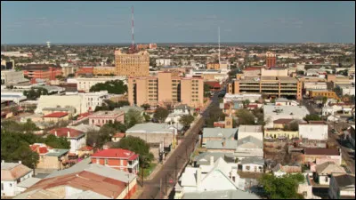 Cette ville de 250 000 habitants se situe au bord du Río Grande, à la frontière du Mexique :