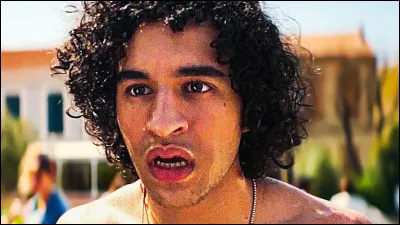 Au fur et à mesure des épisodes, Léa se rend compte...