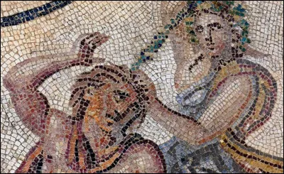 Km 22,6 ; Ravenne. Sa situation portuaire en a fait une place tr&egrave;s envi&eacute;e militairement parlant mais avec le temps elle est devenue une capitale mondiale. De quoi est-elle la capitale ?