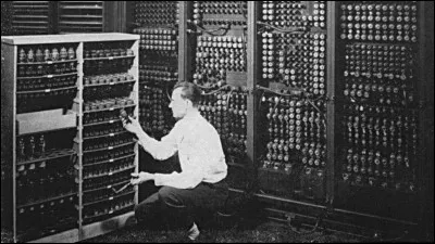 Km 42,8 : Russi. Cette cit&eacute; a vu na&icirc;tre un coureur cycliste qui fit carri&egrave;re de 1948 &agrave; 1959. Luciano Pezzi a remport&eacute; une &eacute;tape du Tour de France . De quel Tour s'agissait-il ?