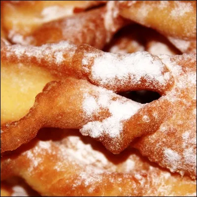Quelle pâtisserie du sud de la France, proche de loreillette, était déjà consommée à lépoque de la Rome antique pendant le carnaval ?
