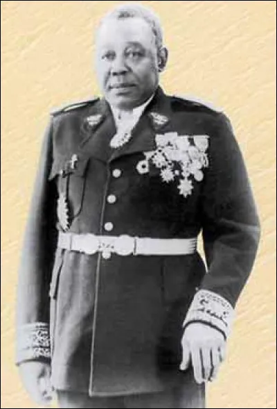 Qui est cet homme politique célèbre, ancien gouverneur de la Guadeloupe, né le 26 décembre 1884 et reposant au Panthéon ?