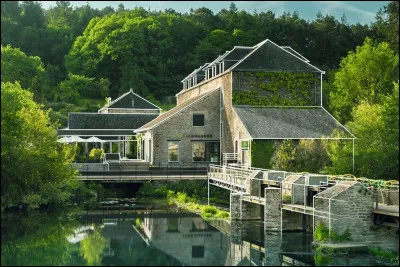 Yves Rocher est un entrepreneur et homme politique français, né à La Gacilly (Bretagne) le 7 avril 1930 et mort le 26 décembre 2009 à Paris 10e. Dans quel département est-il né ?